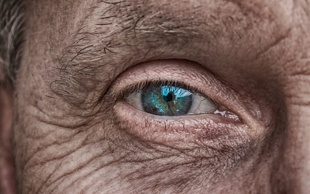 What Is Macular Degeneration? Symptoms and Causes